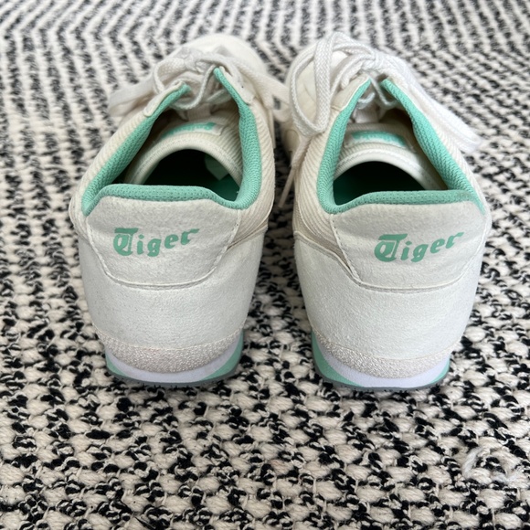 Tiger Onitsuka Shoes, US women’s size 11 - Picture 6 of 9